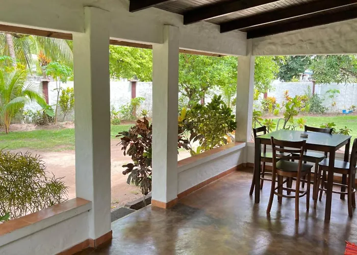 Hcs Turtle Bay Rustic Appartamento Au Cap (Mahe)